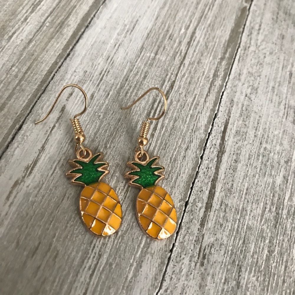 NWT ๐ Pineapple Dangle Earrings - Picture 2 of 5